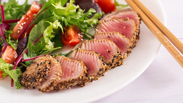 Découvrez les bienfaits du thon : pourquoi intégrer le tataki dans votre alimentation ?